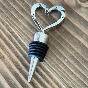 Wine bottle stopper Heart shaped
